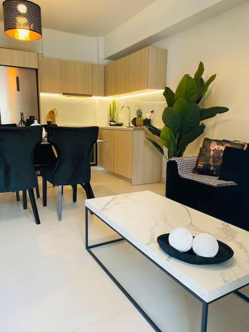 New 2Bd Aprt With Shared Rooftop Pool D3 Athena Bagian luar foto